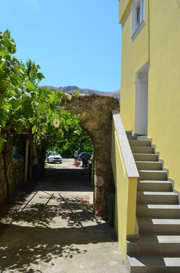 Apartments Petar Draga Bascanska Exterior photo