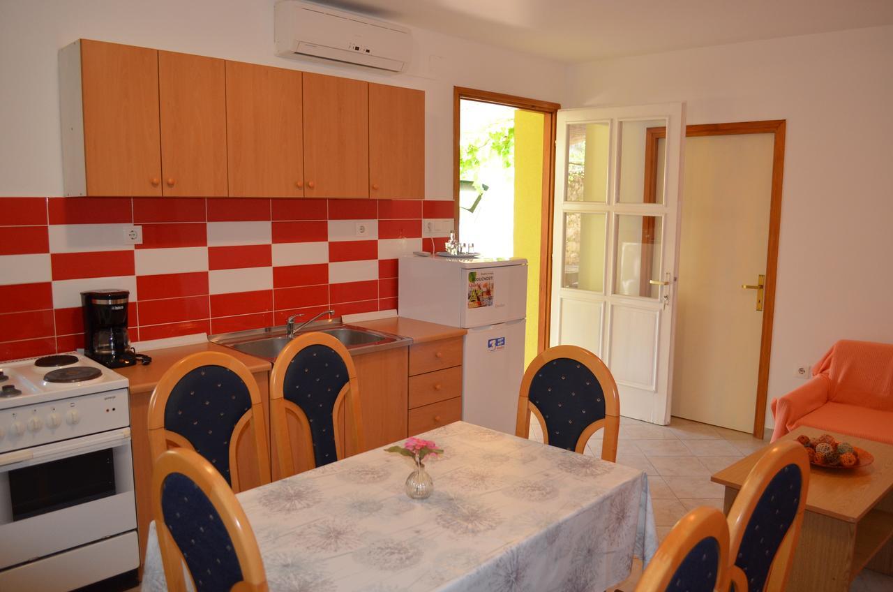 Apartments Petar Draga Bascanska Exterior photo